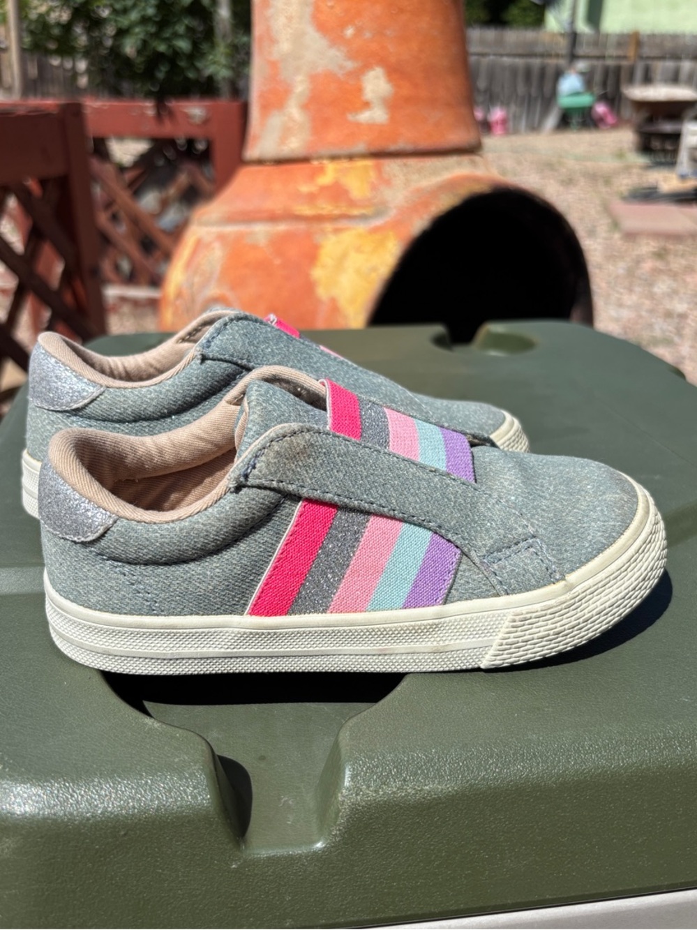 Place Slip-On Kids Sneakers in Gray with Pink & Purple Stripes - Picture 3 of 8